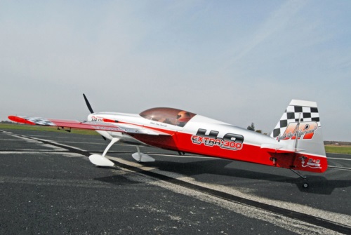 Hangar 9 Extra 300